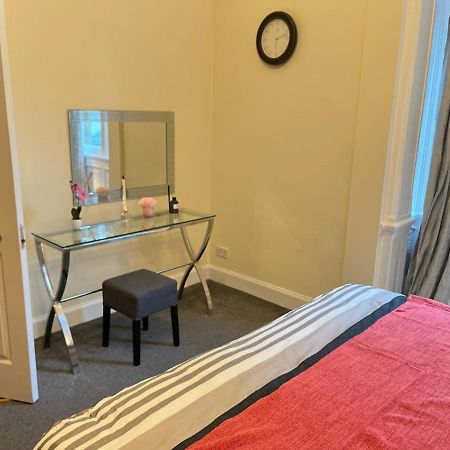 Royal Mile Mansions 2 Bedroom - Edinburgh City Centre 外观 照片